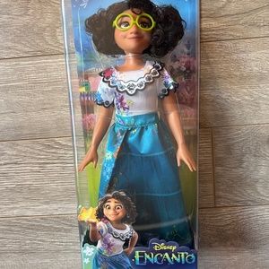 New Disney Encanto Mirabel Madrigal 11" Doll